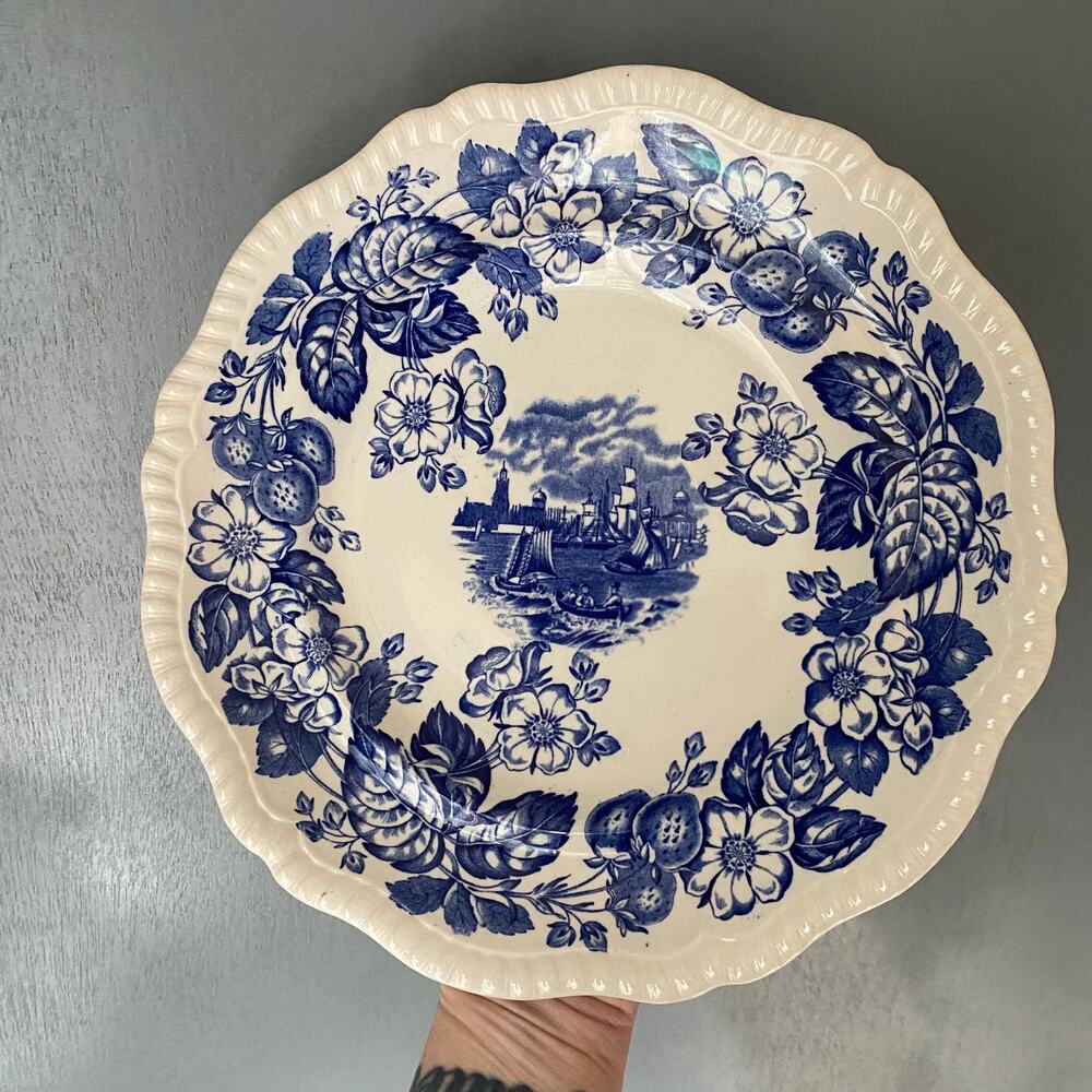 Vintage COPELAND SPODE Old Salem Dinner Plate Scalloped Edge Decorative China